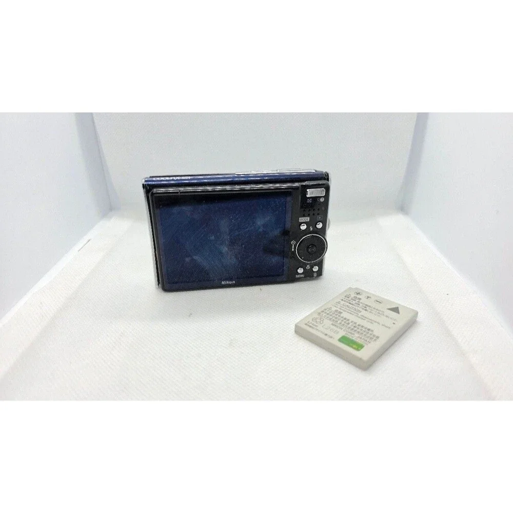 Nikon COOLPIX S51 8.1MP Digital Camera Blue 3.0in - For Parts/Damaged